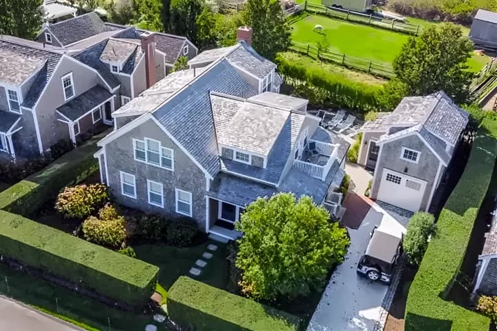 rental property in 5 Aurora Way