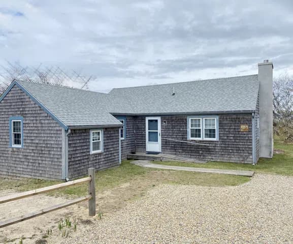 rental property in 284 Madaket Rd.