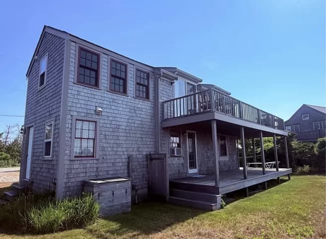 rental property in 11A Rhode Island Avenue