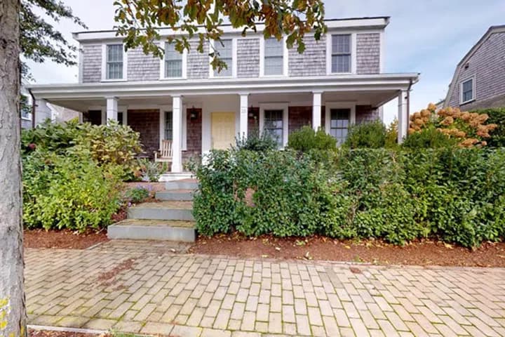 rental property in 16 Gingy Lane
