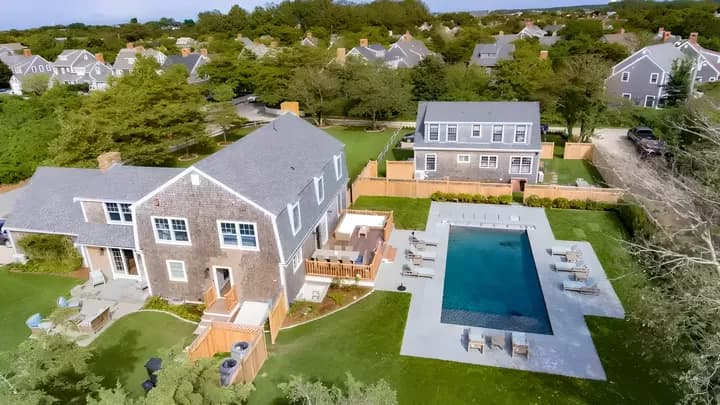 rental property in 37 Cato Lane (Main House)