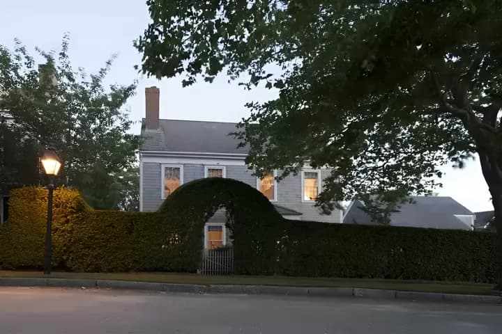 rental property in 36 Woodbury Lane