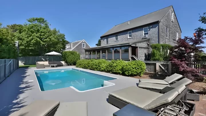rental property in 28 Equator Drive