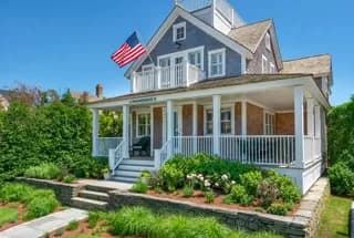 rental property in 10 East Lincoln Avenue