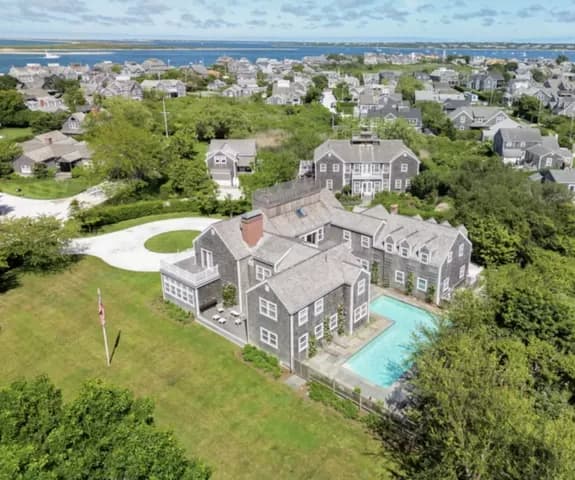rental property in 24 Brant Point Road