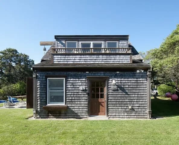 rental property in 58A Pochick Avenue