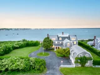 rental property in 52 Monomoy Road