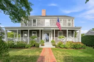 rental property in 17 Washaman Avenue