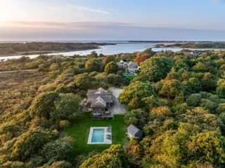 rental property in 247 Polpis Road