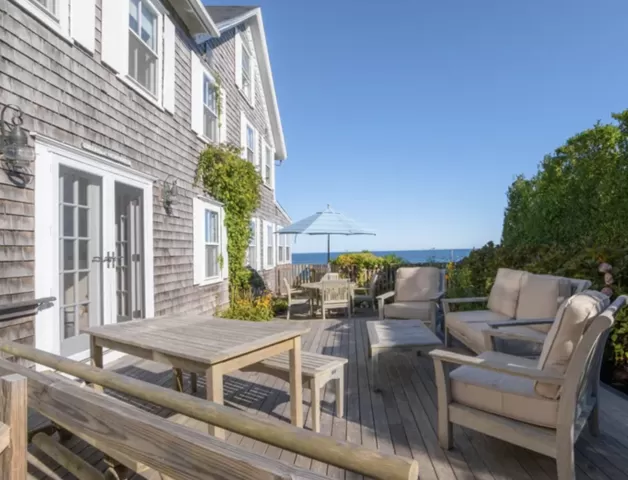rental property in 19 Front Street