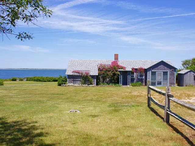 rental property in 12 Village Way