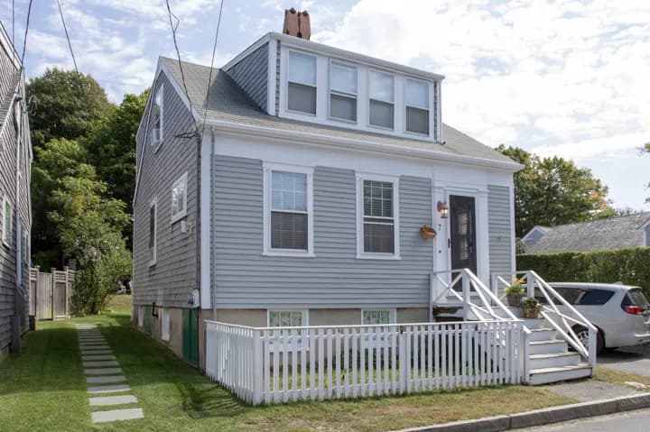 rental property in 7 Lily Street