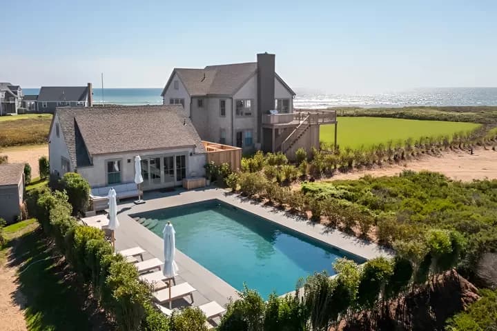 rental property in 8A Sheep Pond Road