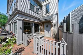 rental property in 20 Straight Wharf