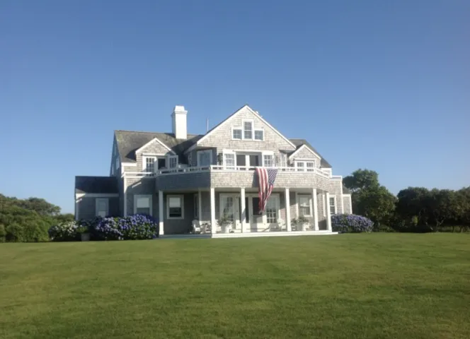 rental property in 19 Pocomo Road, Main House