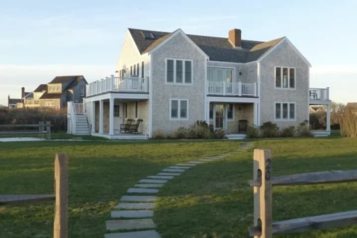 rental property in 20 Wanoma Way