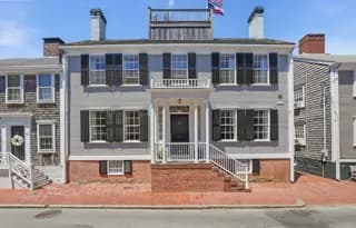 rental property in 19 India Street