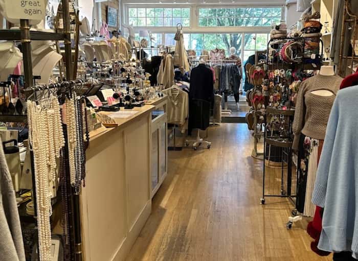 VIS-A-VIS Nantucket: Fabulous Women’s Clothes and Accessories